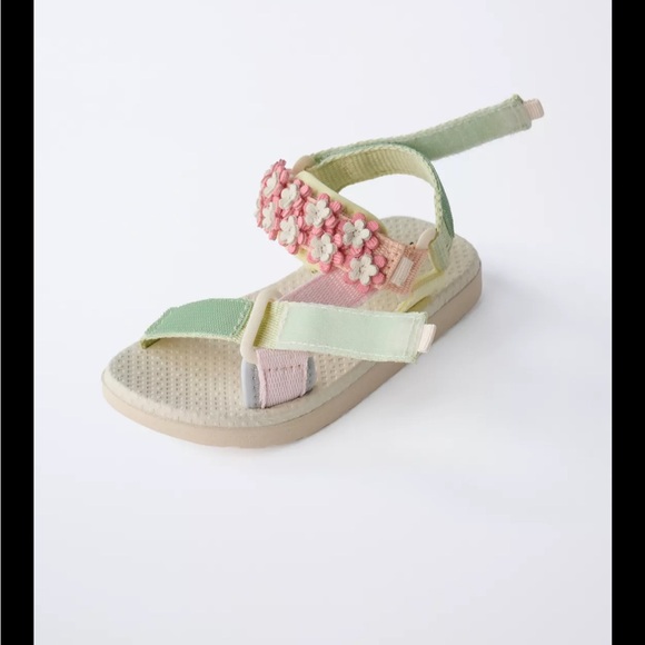 Zara kids, pink, floral strap sandals, size 10.5 - Picture 3 of 6